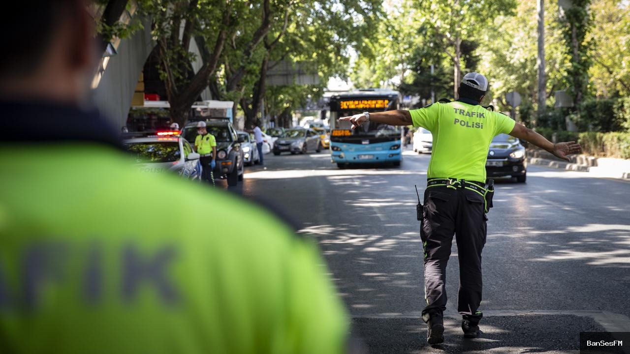 İstanbul'daki bazı yollar trafiğe kapatıldı